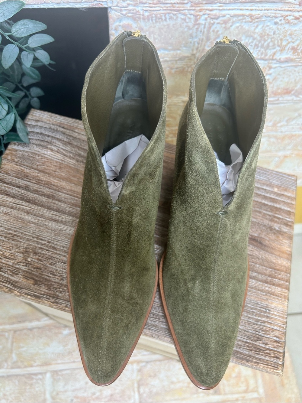 Vince Havana Notch Suede Booties Military Green Made Italy Women’s 8.5 old money - Picture 4 of 9